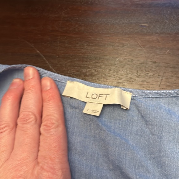 Loft blue cotton flutter sleeve top size large - Picture 3 of 3